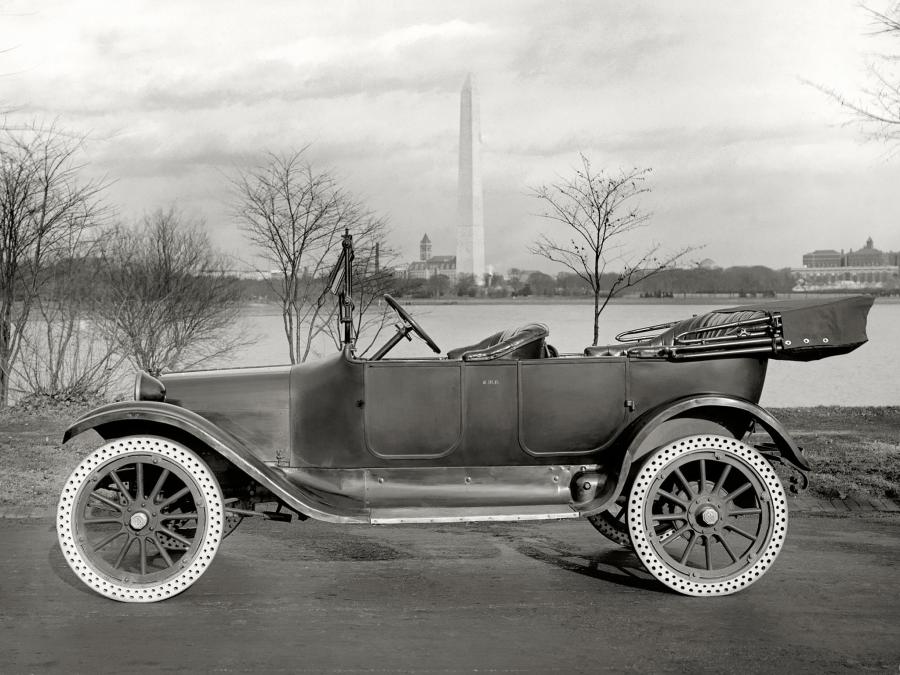  Dodge Model 30 Touring 1917 года  (фото 2 из 3)